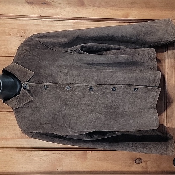 BOGO!!  Classic Brown Suede Shacket - Picture 4 of 15